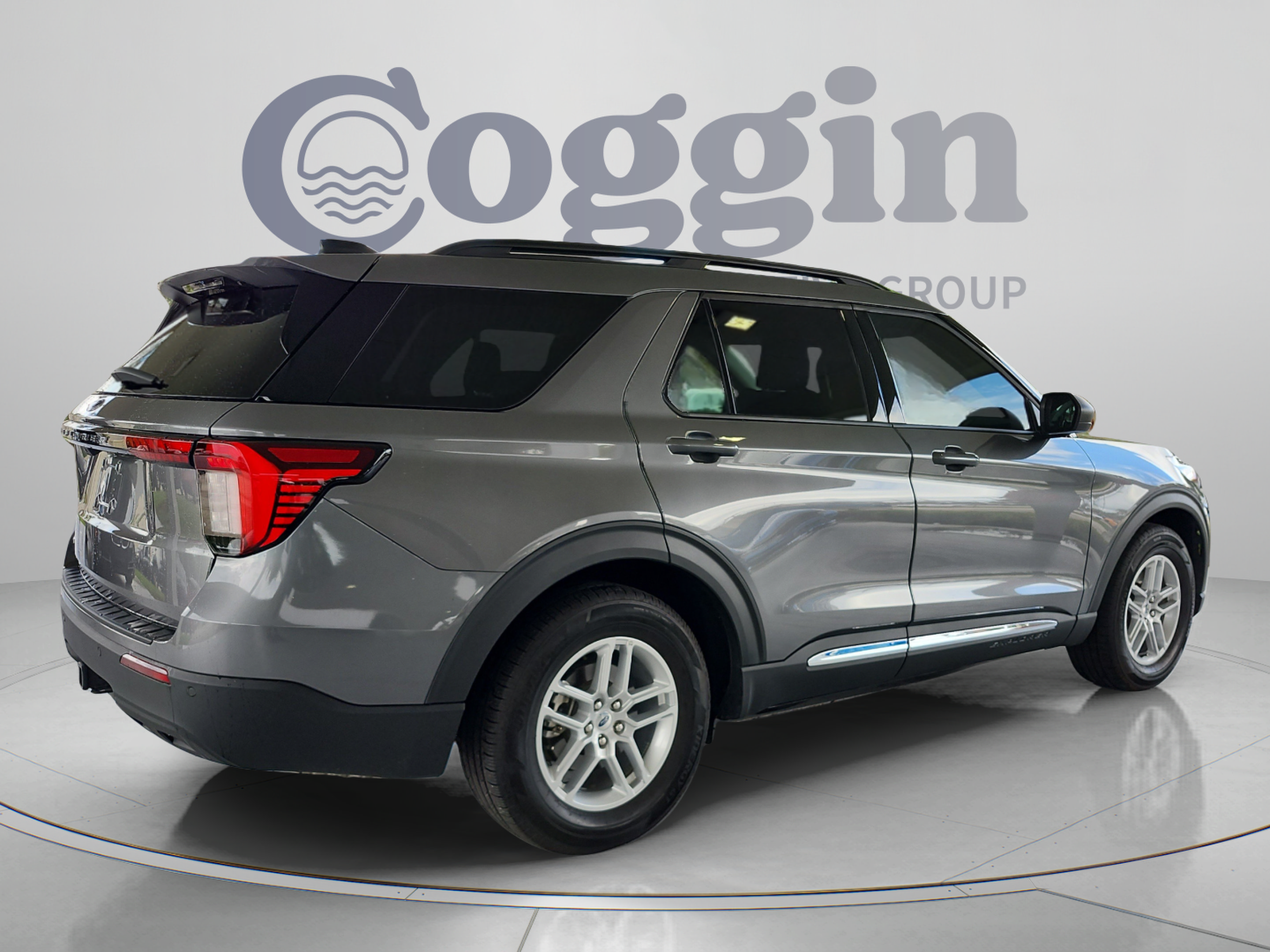 Used 2025 Ford Explorer Active RWD image 5