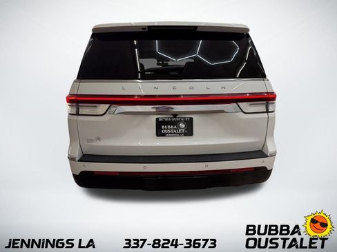 Used 2023 Lincoln Navigator Reserve image 4