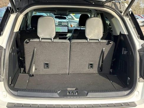 Used 2025 Ford Explorer Active w/ Active Comfort Package image 14