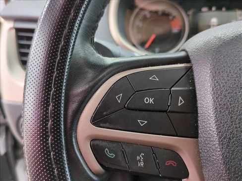 Used 2016 Jeep Cherokee Latitude AWD/4WD image 13