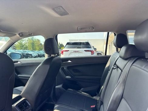 Used 2019 Volkswagen Tiguan SE w/ 3rd Row Seat Package AWD/4WD image 8