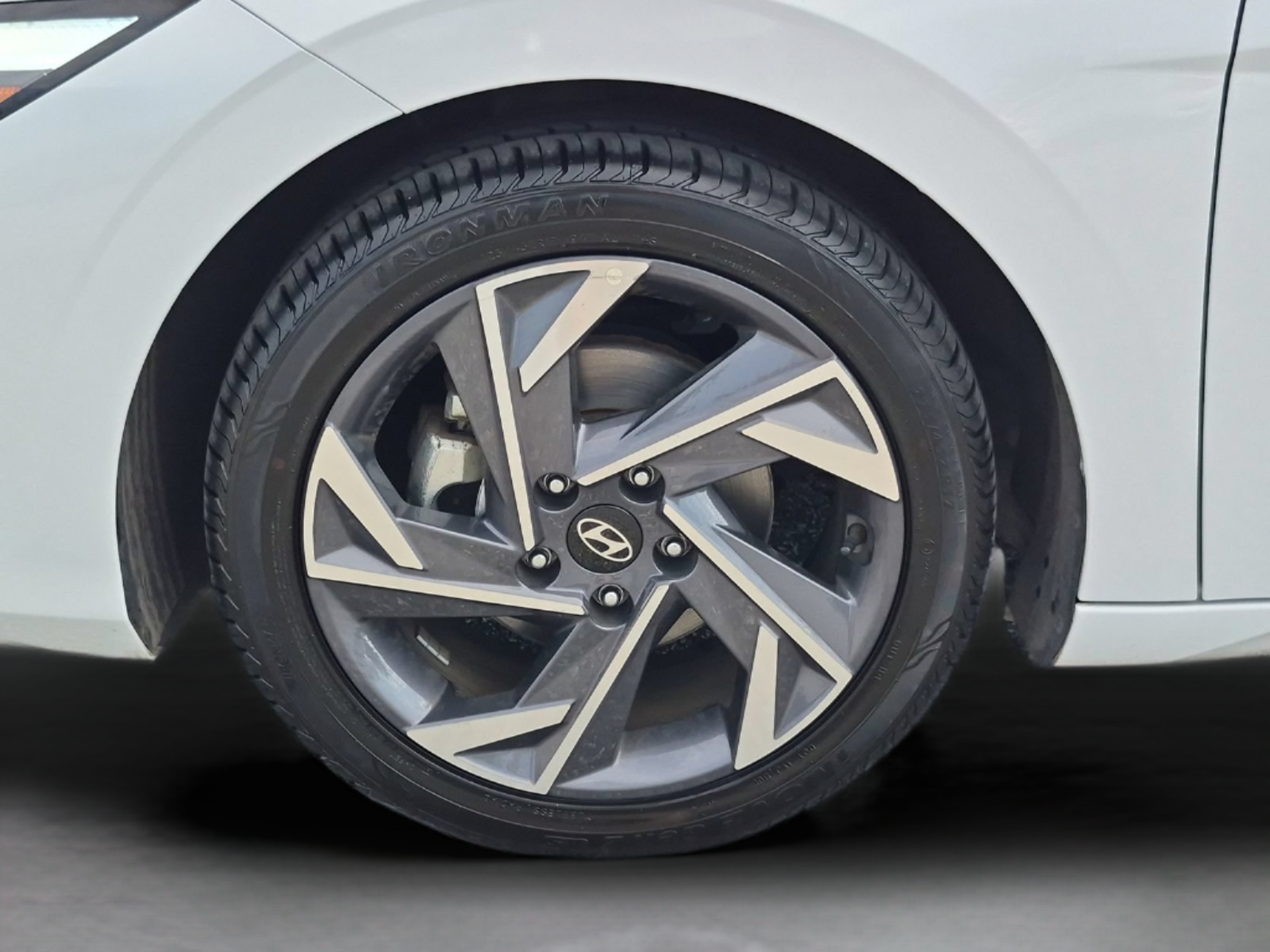 Used 2025 Hyundai Elantra SEL FWD image 32