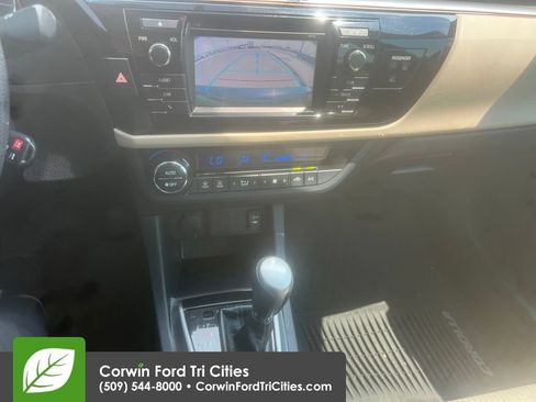 Used 2015 Toyota Corolla LE FWD image 3