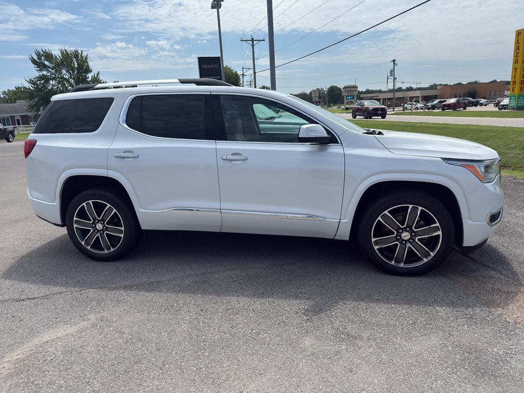 Used 2019 GMC Acadia Denali w/ Technology Package AWD/4WD image 2