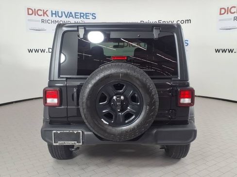 Used 2026 Jeep Wrangler Unlimited Sport AWD/4WD image 5