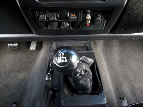 Used 2005 Jeep Wrangler Rubicon image 26