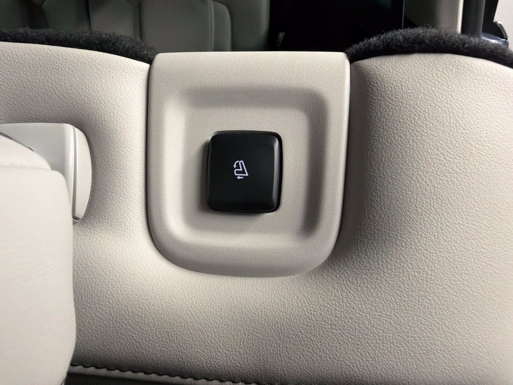 Used 2026 Lincoln Aviator AWD image 32