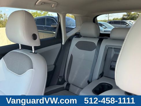 Used 2023 Volkswagen Taos SE FWD image 11