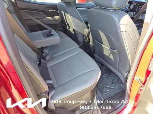 Used 2024 Chevrolet Colorado ZR2 w/ ZR2 Convenience Package III AWD/4WD image 17