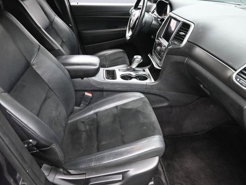 Used 2018 Jeep Grand Cherokee Altitude image 7