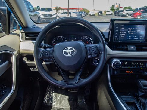 Used 2021 Toyota RAV4 XLE FWD image 21