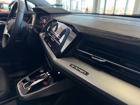 Used 2024 Audi Q4 e-tron Premium Plus w/ Premium Plus image 19