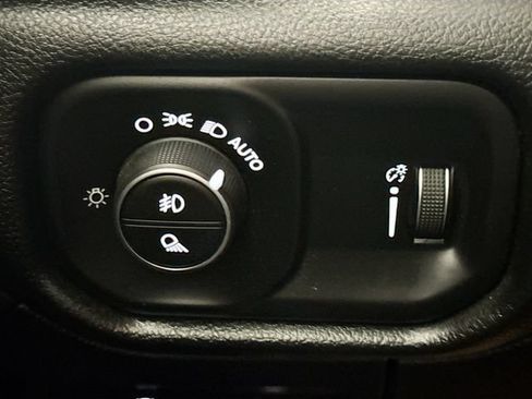 Used 2021 RAM 1500 Big Horn AWD/4WD image 11