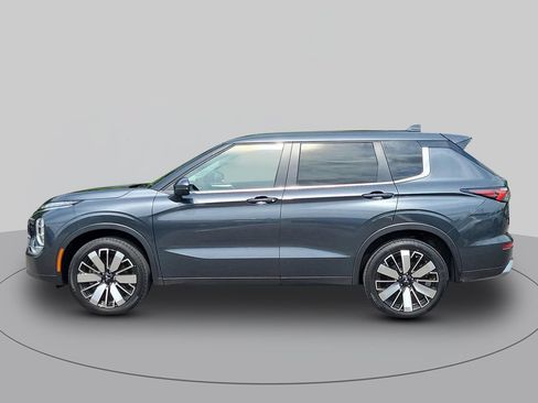 Used 2025 Mitsubishi Outlander SE AWD/4WD image 6