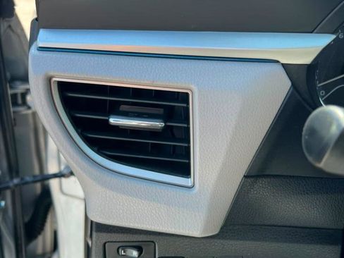 Used 2015 Toyota Corolla LE FWD image 18