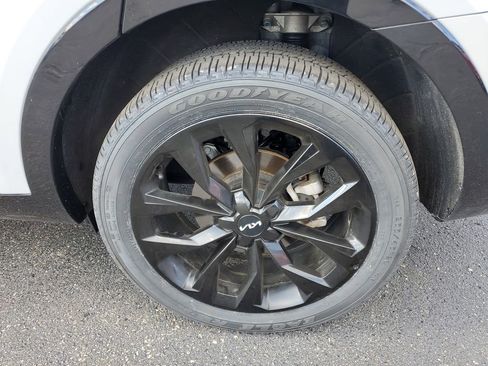 Used 2023 Kia Sorento SX image 35