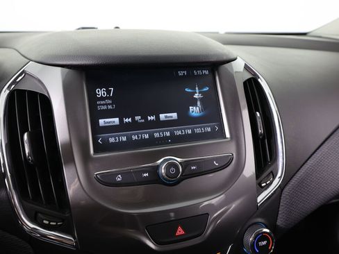 Used 2017 Chevrolet Cruze LT image 35