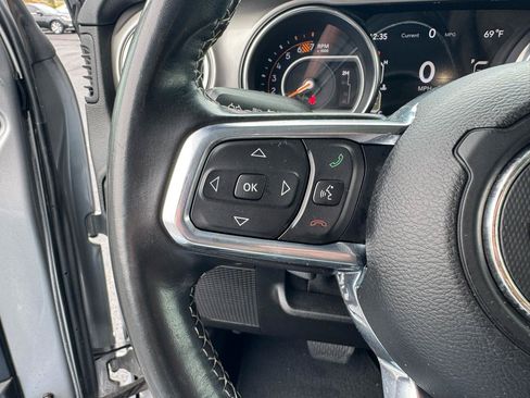 Used 2020 Jeep Wrangler Unlimited Sahara AWD/4WD image 21