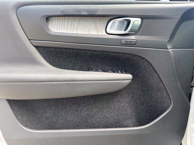 Certified 2024 Volvo XC40 B5 Core AWD/4WD image 16