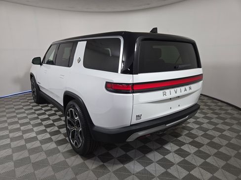 Used 2024 Rivian R1S Adventure image 3