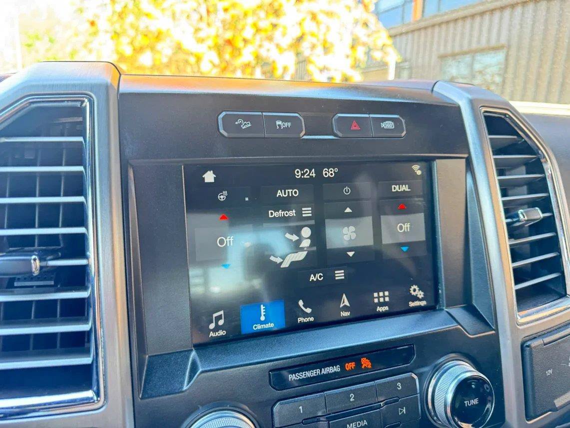 Used 2016 Ford F150 Platinum w/ Equipment Group 701A Luxury AWD/4WD image 20