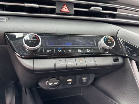 Used 2025 Hyundai Elantra Hybrid FWD image 24
