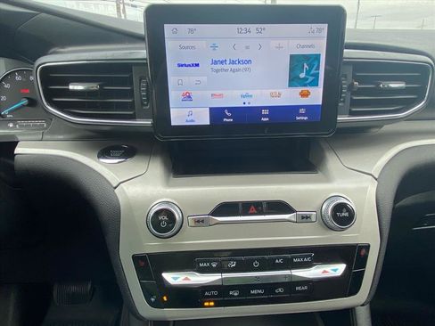 Used 2023 Ford Explorer XLT w/ Equipment Group 202A image 6