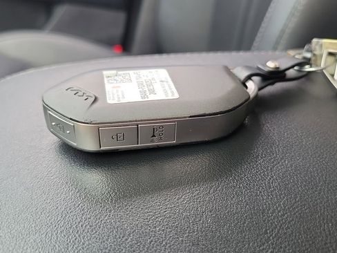 Used 2025 Kia Sorento S w/ Panoramic Sunroof Package FWD image 25