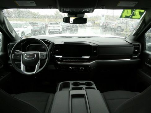 Used 2024 GMC Sierra 2500 SLE w/ SLE Convenience Package image 32