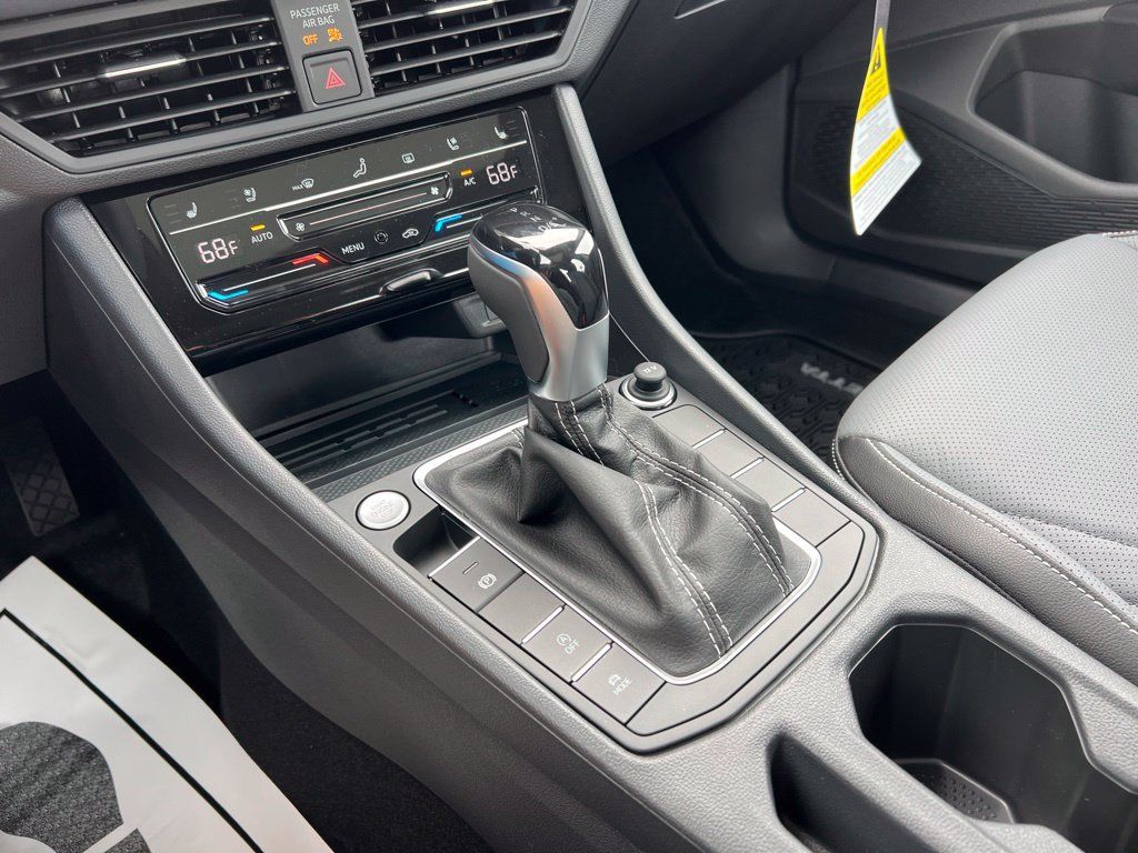 Used 2026 Volkswagen Jetta SEL FWD image 20