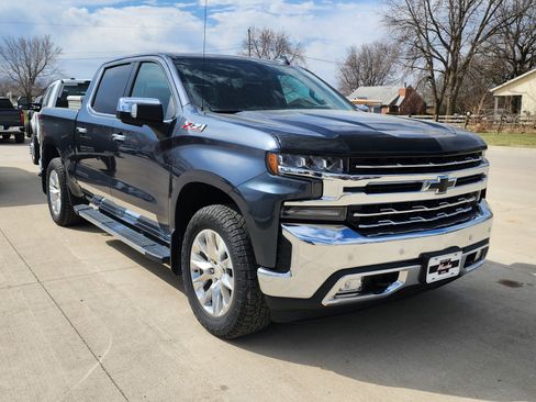 Used 2022 Chevrolet Silverado 1500 LTZ image 3