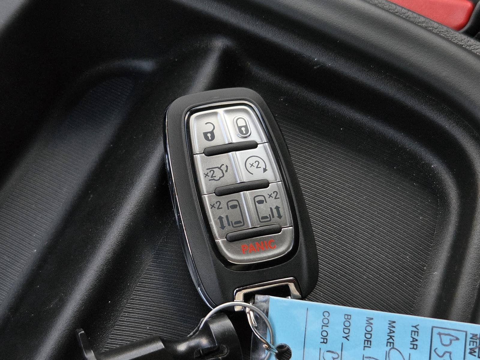 New 2027 Chrysler Pacifica Select FWD image 28