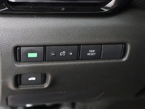 Used 2025 Nissan Sentra SV FWD image 22