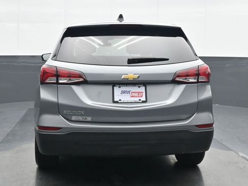 Used 2023 Chevrolet Equinox LS w/ LS Convenience Package image 5