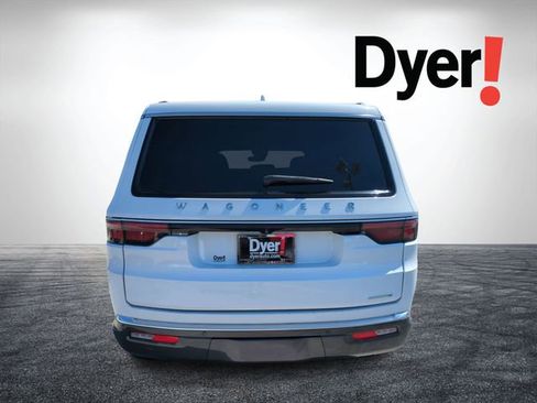 Used 2022 Jeep Wagoneer Series II RWD image 5