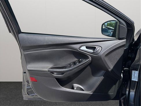 Used 2017 Ford Focus SEL FWD image 14