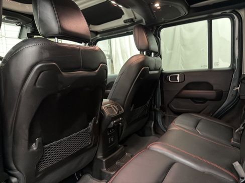 Used 2024 Jeep Wrangler Unlimited Rubicon image 19
