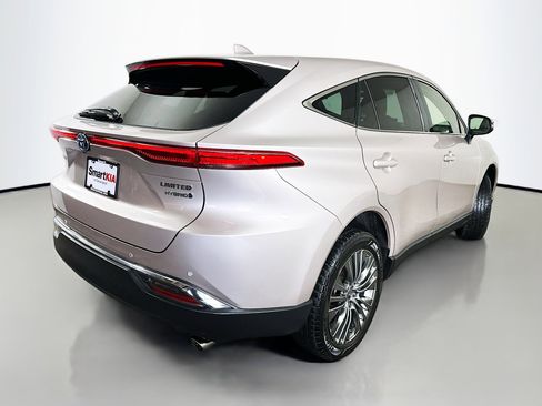 Used 2021 Toyota Venza Limited w/ Carpet Mat Package (TMS) image 7