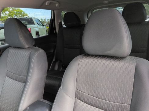 Used 2018 Nissan Rogue SV AWD/4WD image 8