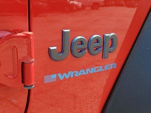 Used 2023 Jeep Wrangler Unlimited w/ Cold Weather Group AWD/4WD image 6