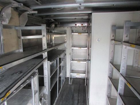 Used 2012 Ford E-450 and Econoline 450 Super Duty w/ PWR Locks & Windows Group image 33