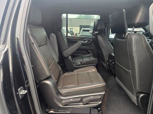 Used 2023 Chevrolet Suburban High Country AWD/4WD image 18