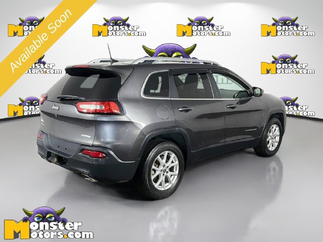Used 2018 Jeep Cherokee Latitude w/ Cold Weather Group AWD/4WD image 5