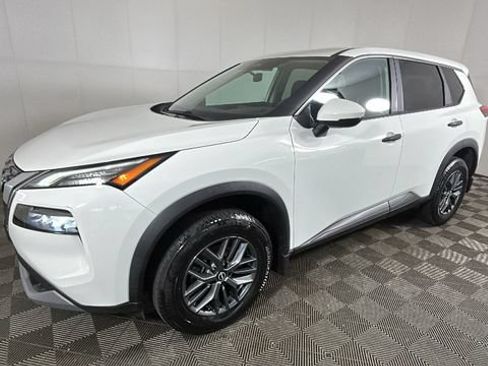 Used 2023 Nissan Rogue S AWD/4WD image 6