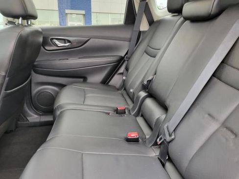 Used 2018 Nissan Rogue SL w/ Premium Package AWD/4WD image 11