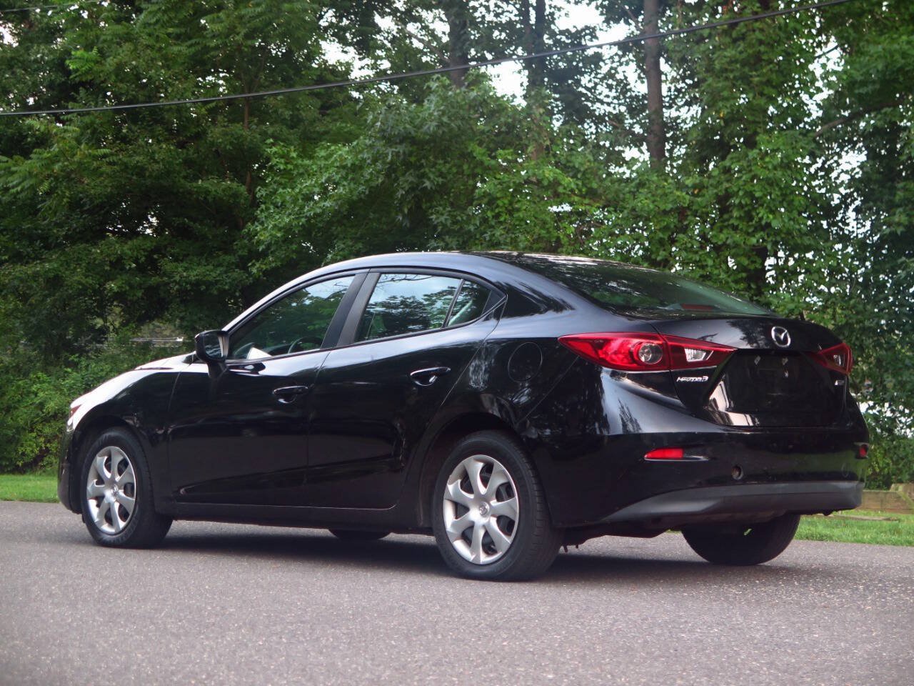 Used 2017 MAZDA MAZDA3 Sport FWD image 3