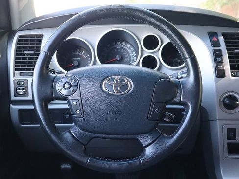Used 2012 Toyota Sequoia SR5 w/ Premium Pkg AWD/4WD image 18