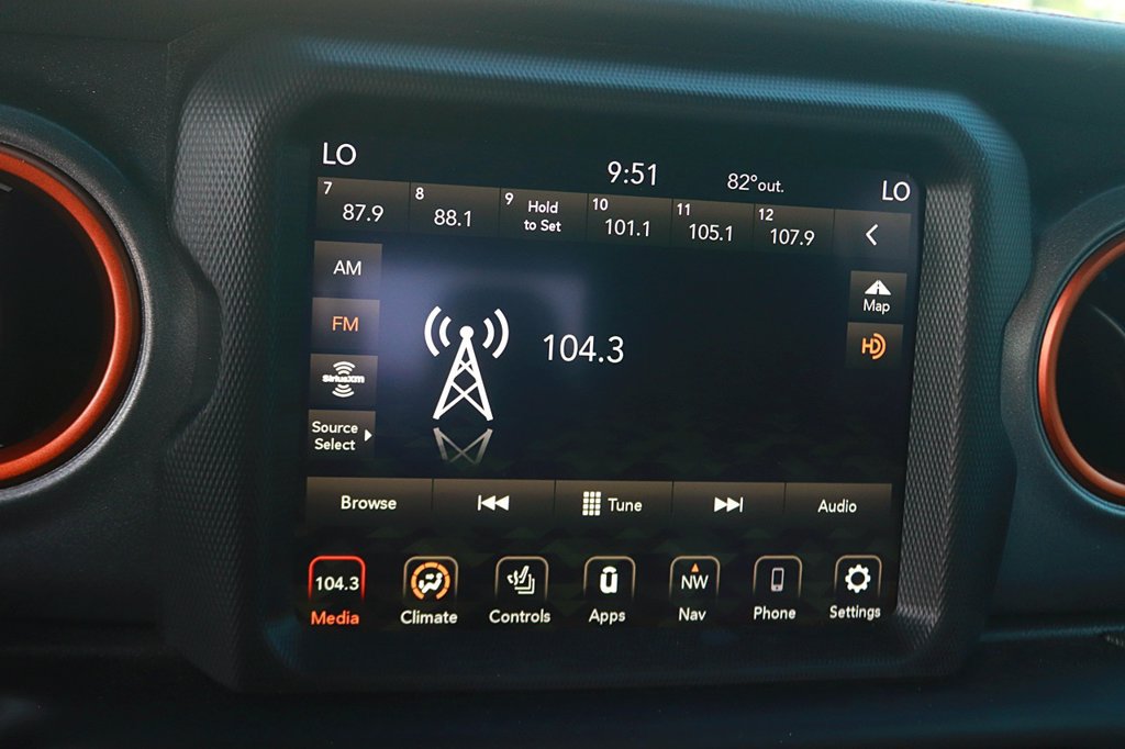 Used 2022 Jeep Gladiator Mojave w/ Cold Weather Group AWD/4WD image 26