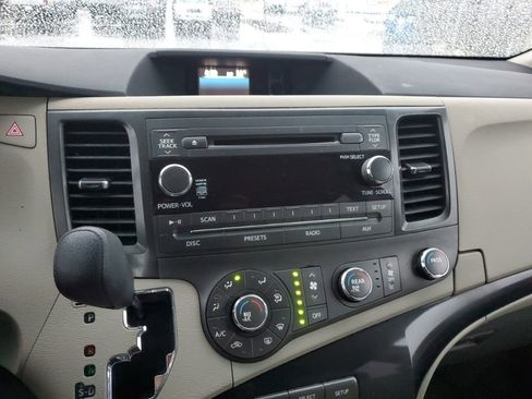 Used 2011 Toyota Sienna LE image 16