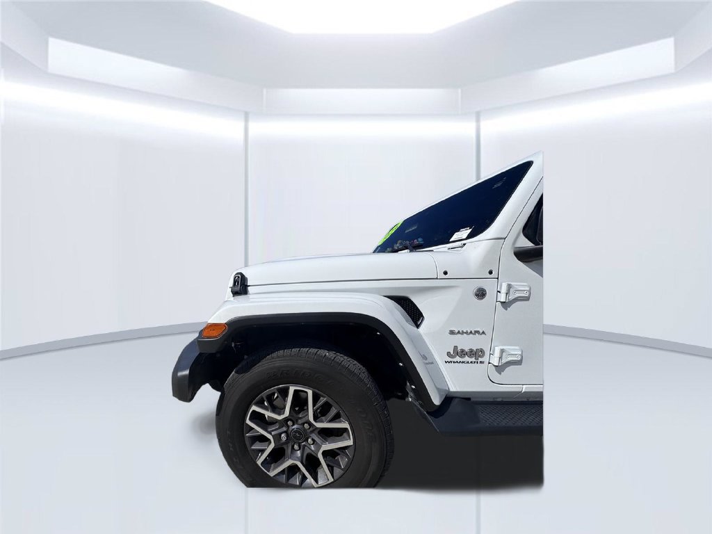Used 2024 Jeep Wrangler Unlimited Sahara AWD/4WD image 26